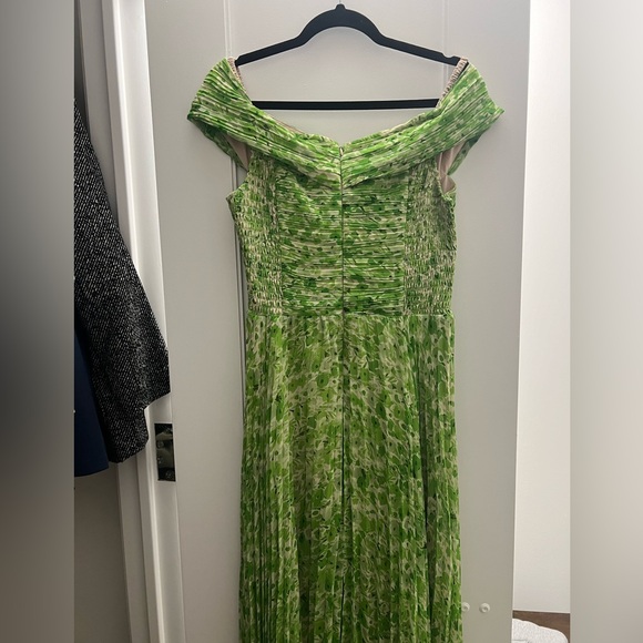 ASTR the Label | Leonara Pleated Midi Dress in Green Floral - Picture 8 of 10
